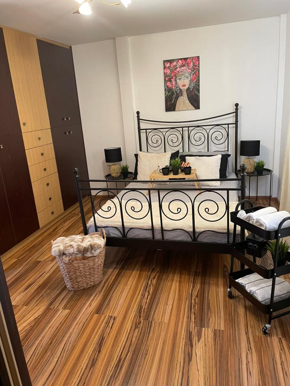 Cocomelo Apts 3 Luxury Heraklion  Bagian luar foto