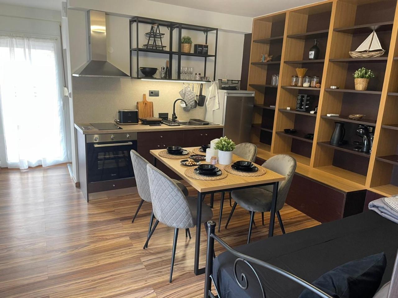 Cocomelo Apts 3 Luxury Heraklion  Bagian luar foto