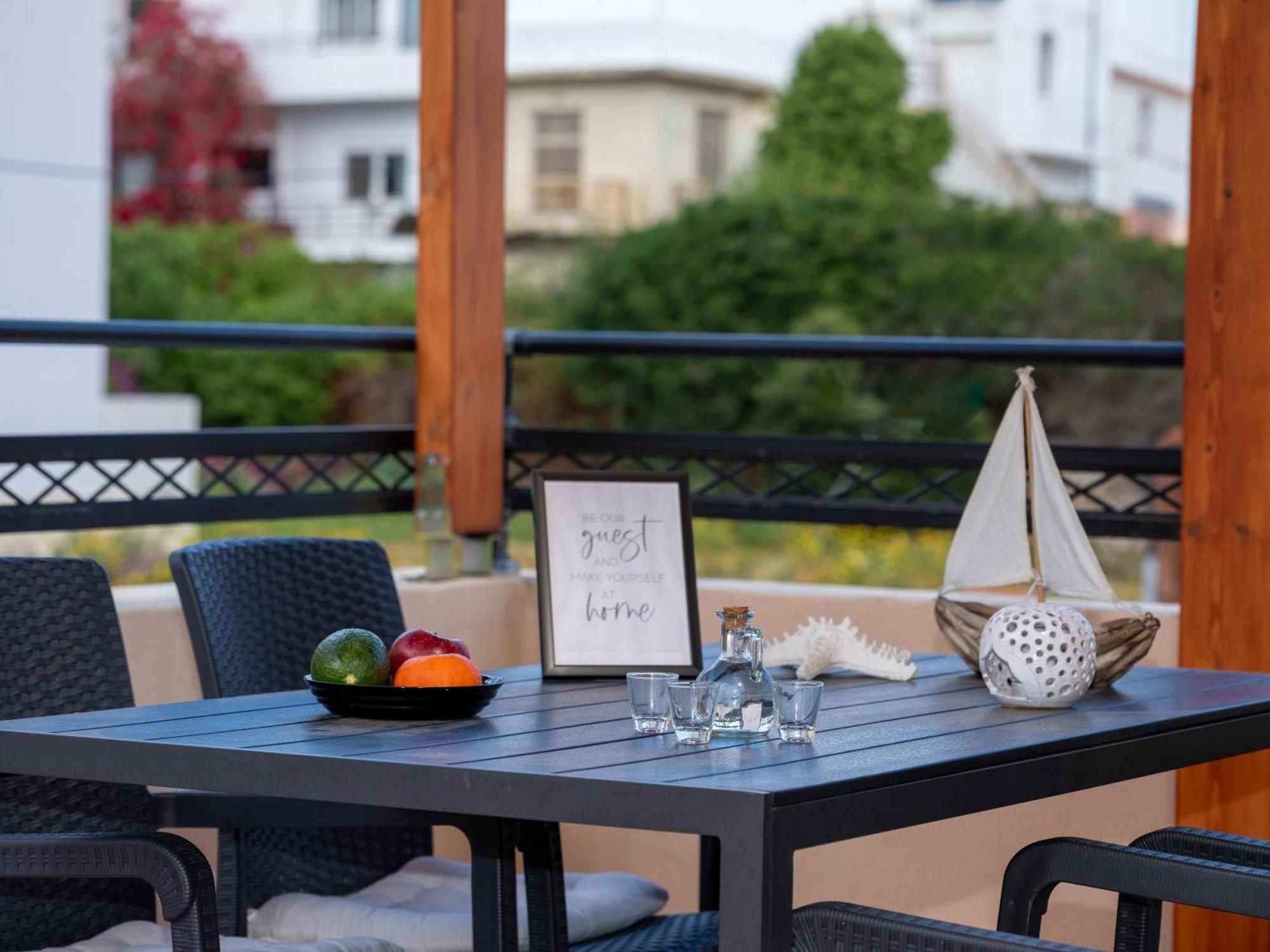 Cocomelo Apts 3 Luxury Heraklion  Bagian luar foto