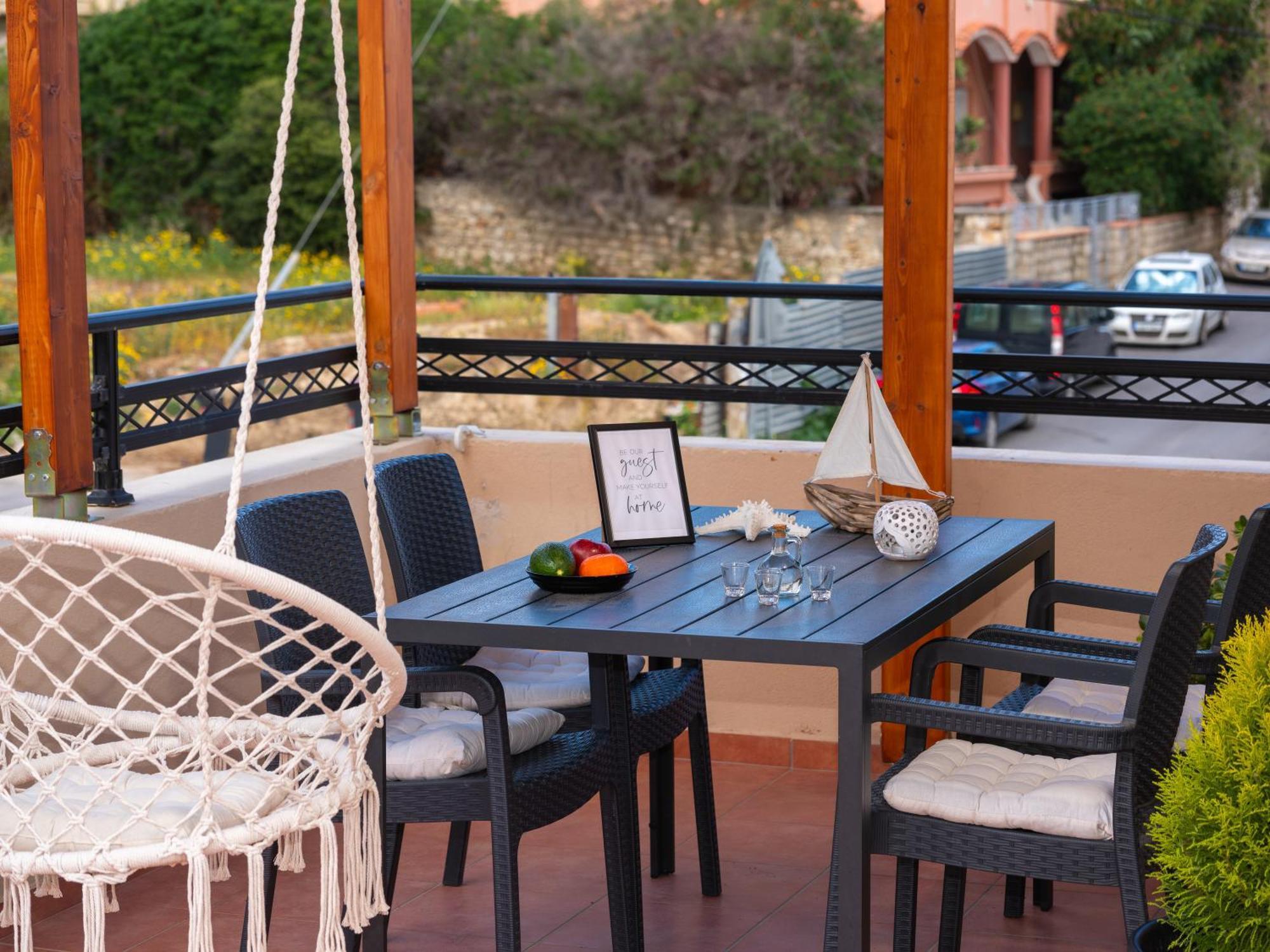 Cocomelo Apts 3 Luxury Heraklion  Bagian luar foto